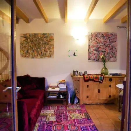 Apartment Rare Avec Jardin Privatif Au Centre De *