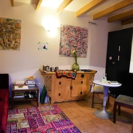 Appartamento Rare Avec Jardin Privatif Au Centre De *
