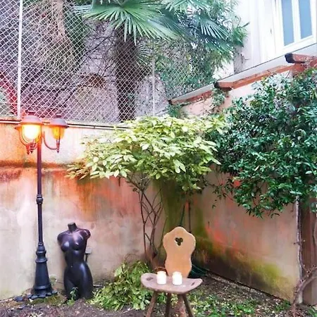 Appartamento Rare Avec Jardin Privatif Au Centre De